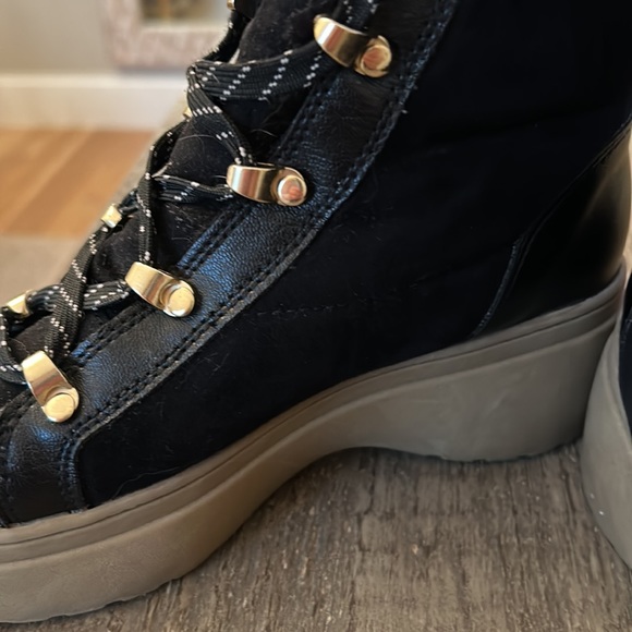 HM black platform/wedge boot - Picture 3 of 6